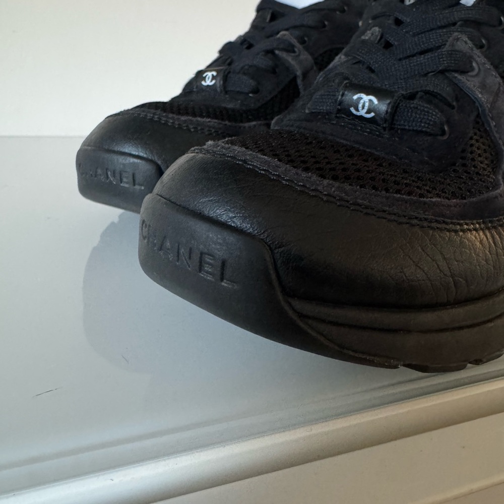 CHANEL Black and White CC Logo Athletic Sneakers SZ 39 - Picture 5 of 12